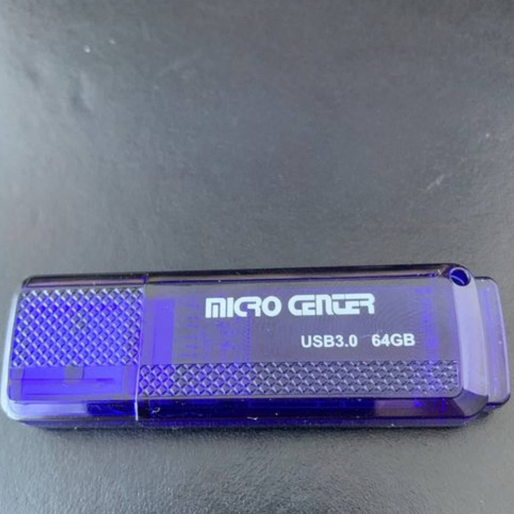 Full DJ collection with over 9000 songs USB Stick